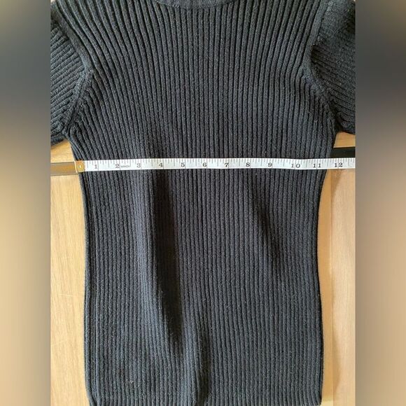 Jaime Scott black turtle neck - Picture 3 of 5